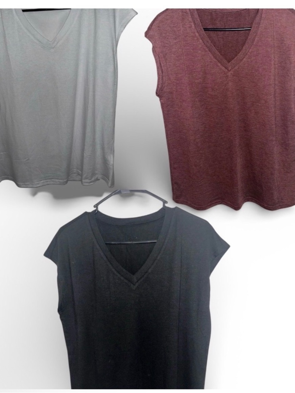 Woman's Nukelolo 3pack
Short Sleeve V Neck Large White,Black, Red Wine New